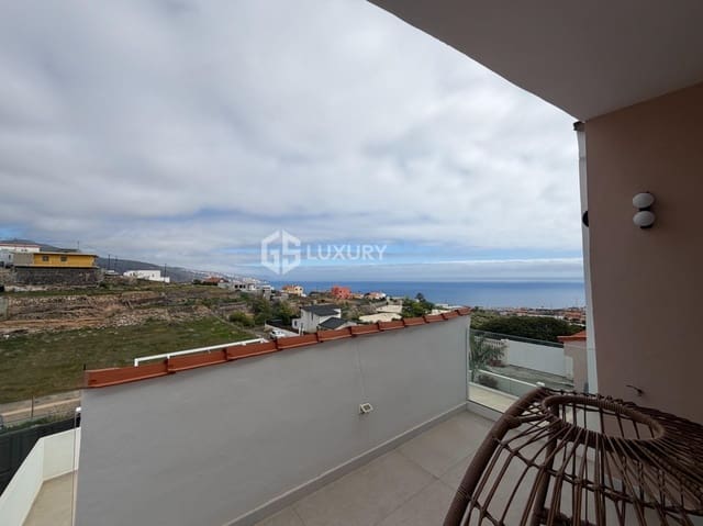 4 bedroom Villa for sale in Candelaria with garage - € 990,000 (Ref: 9734143)