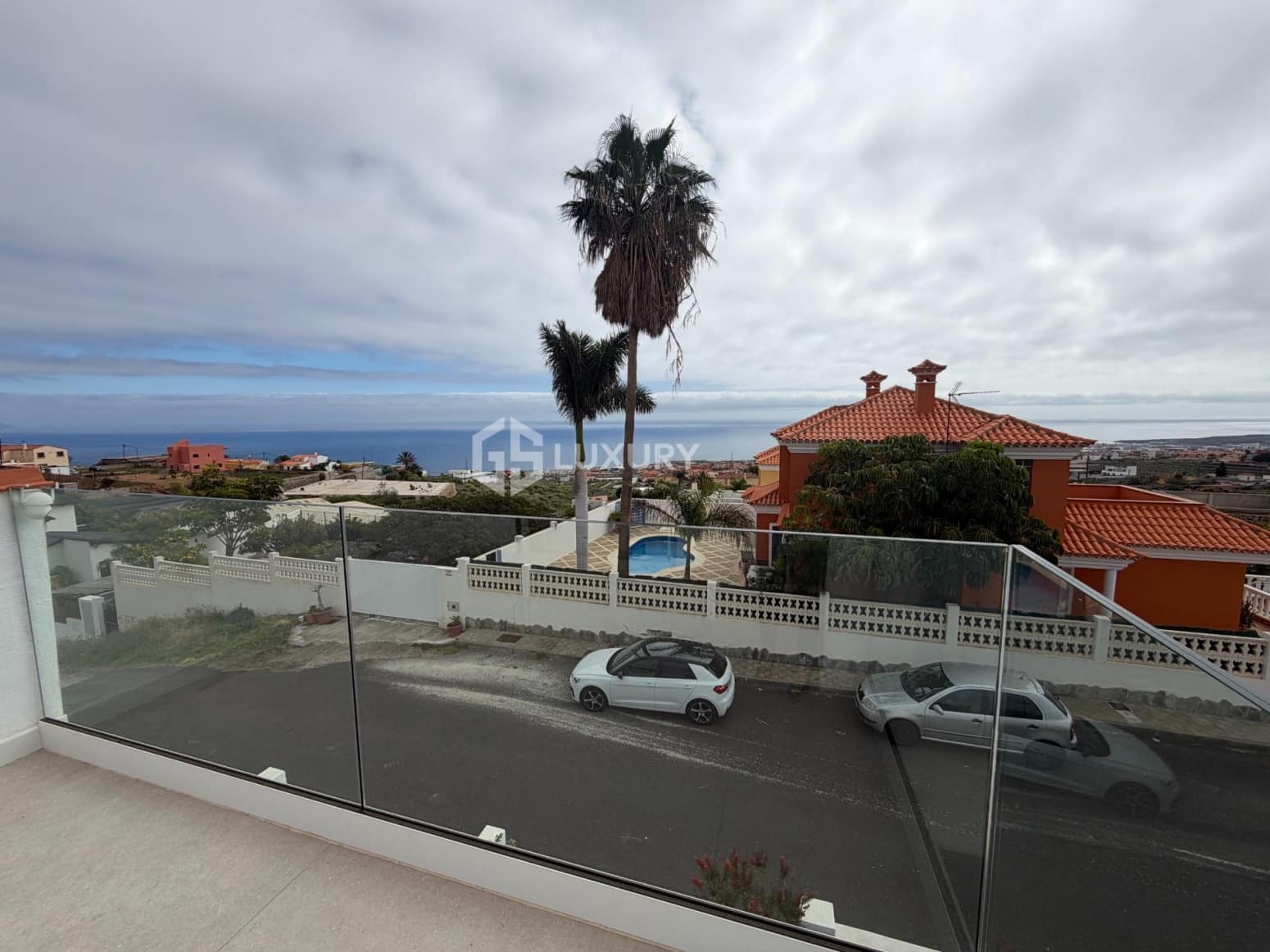 4 bedroom Villa for sale in Candelaria with garage - € 990,000 (Ref: 9734143)