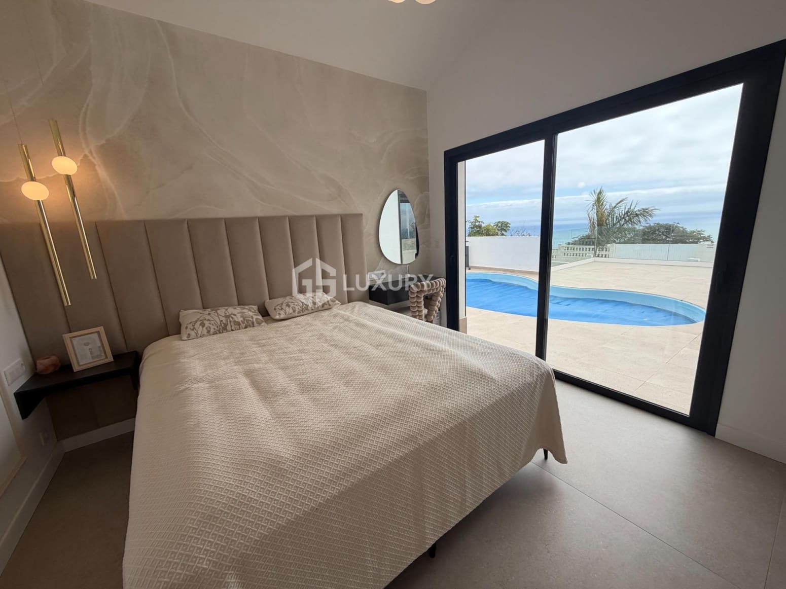 4 bedroom Villa for sale in Candelaria with garage - € 990,000 (Ref: 9734143)