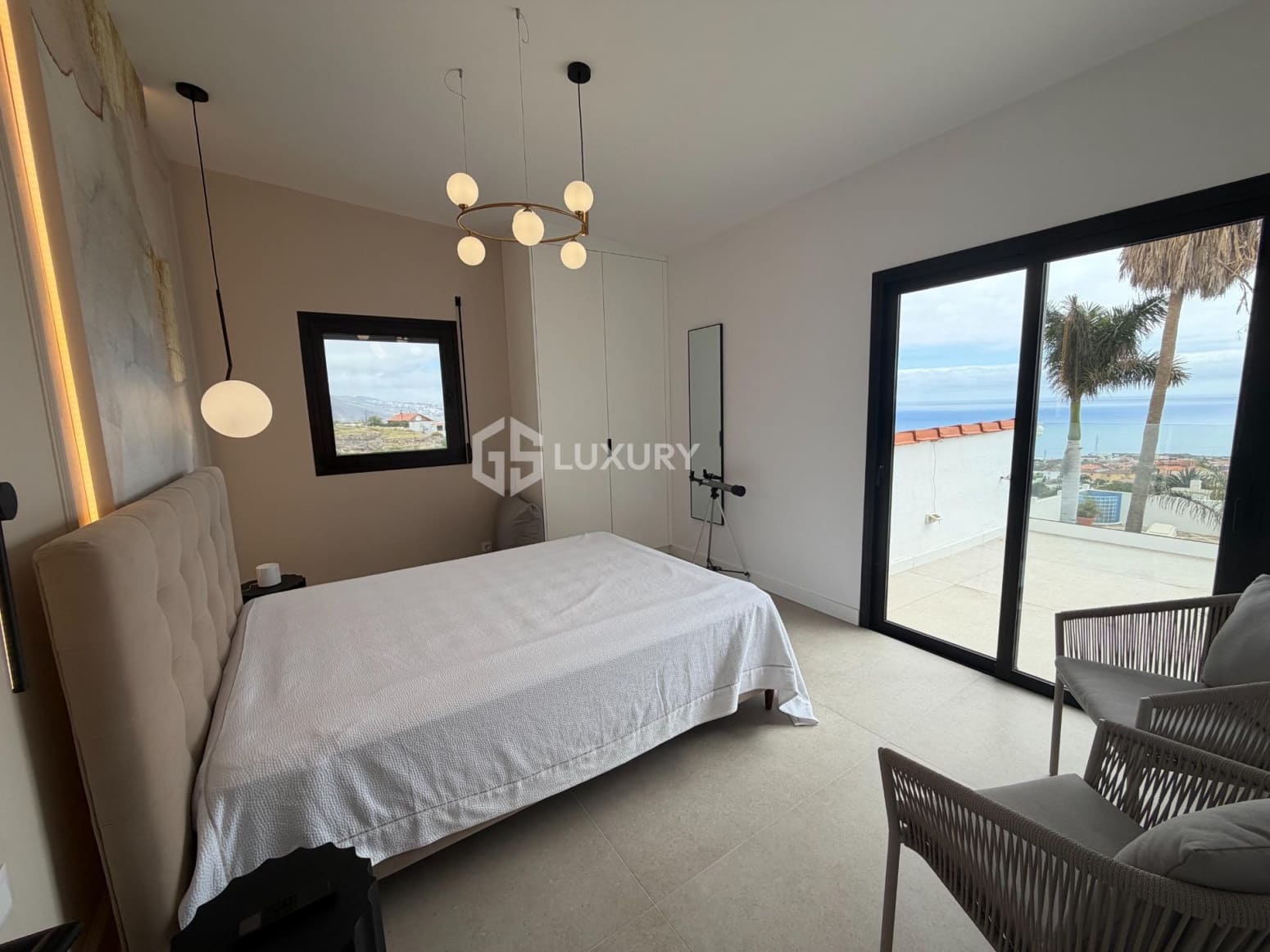 4 bedroom Villa for sale in Candelaria with garage - € 990,000 (Ref: 9734143)