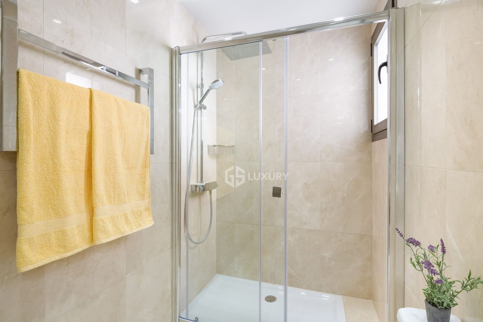 2 bedroom Villa for sale in Adeje with garage - € 1,200,000 (Ref: 9758222)