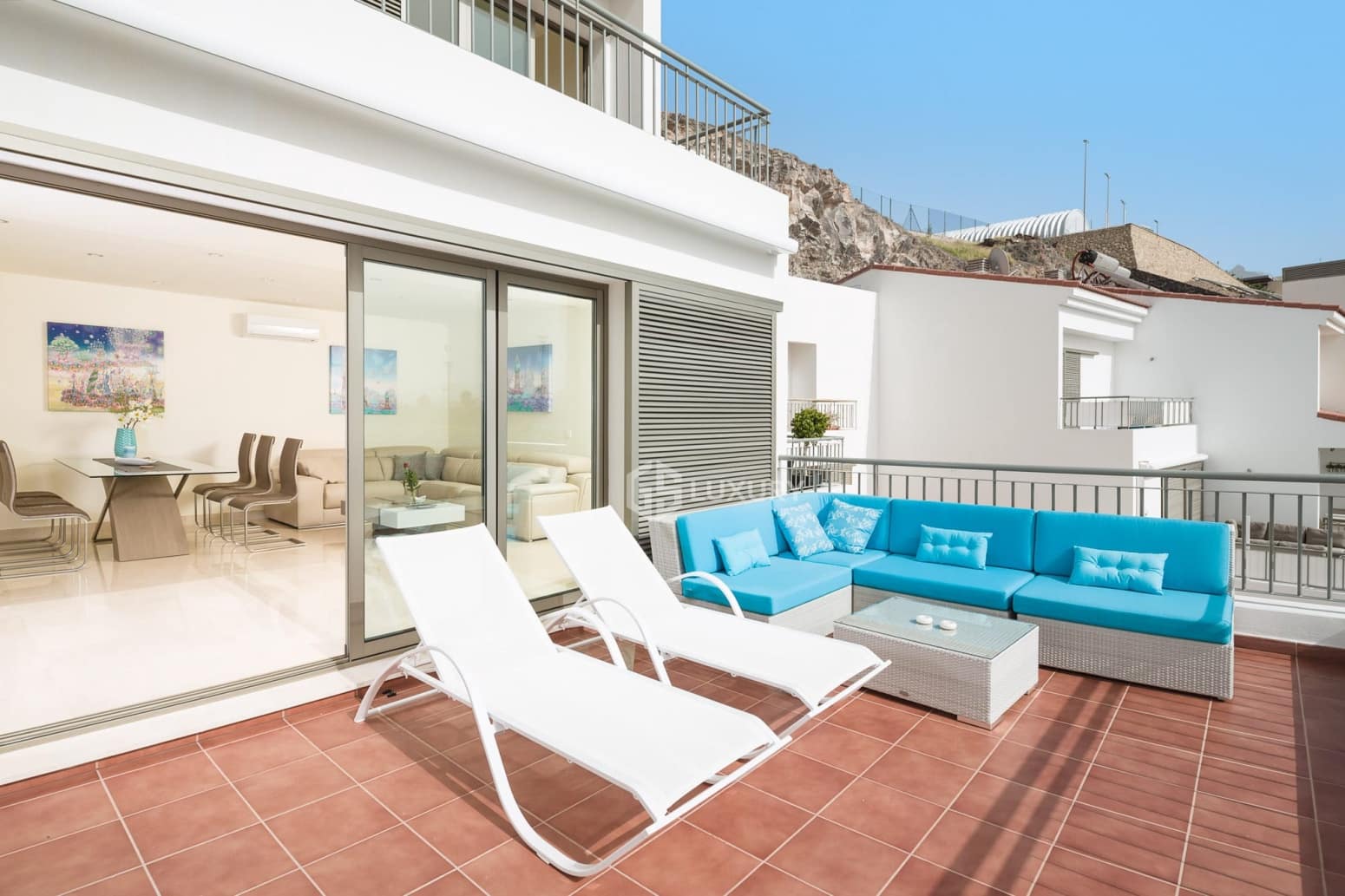 2 bedroom Villa for sale in Adeje with garage - € 1,200,000 (Ref: 9758222)