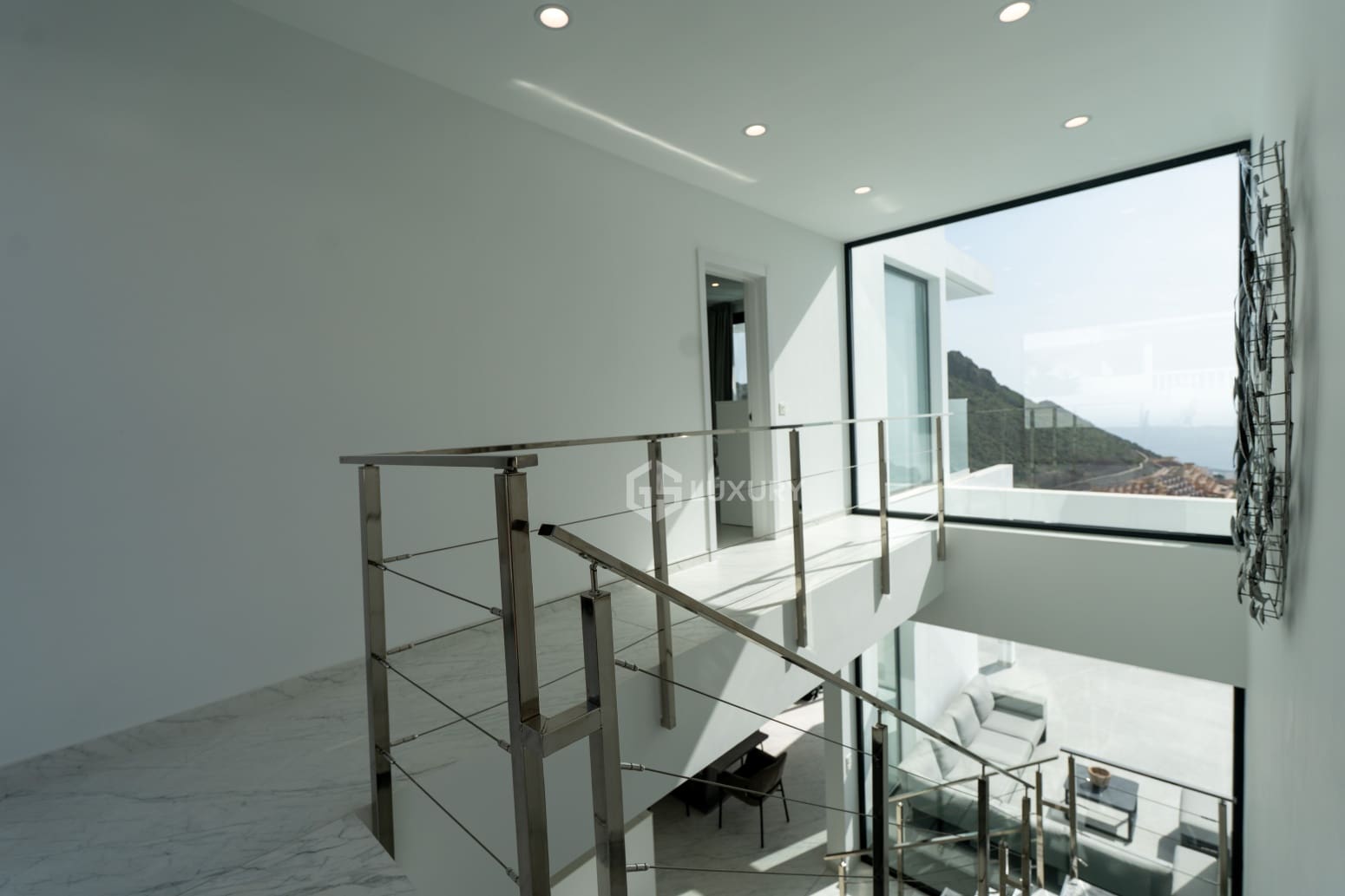 4 makuuhuone Huvila myytävänä paikassa Adeje mukana uima-altaan 
autotalli - 2 390 000 € (Ref: 9787603)