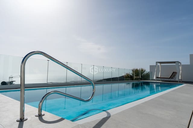 4 makuuhuone Huvila myytävänä paikassa Torviscas Centro y Alto, Adeje mukana uima-altaan 
autotalli - 2 390 000 € (Ref: 9787603)