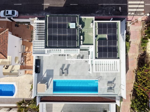 4 makuuhuone Huvila myytävänä paikassa Torviscas Centro y Alto, Adeje mukana uima-altaan 
autotalli - 2 390 000 € (Ref: 9787603)