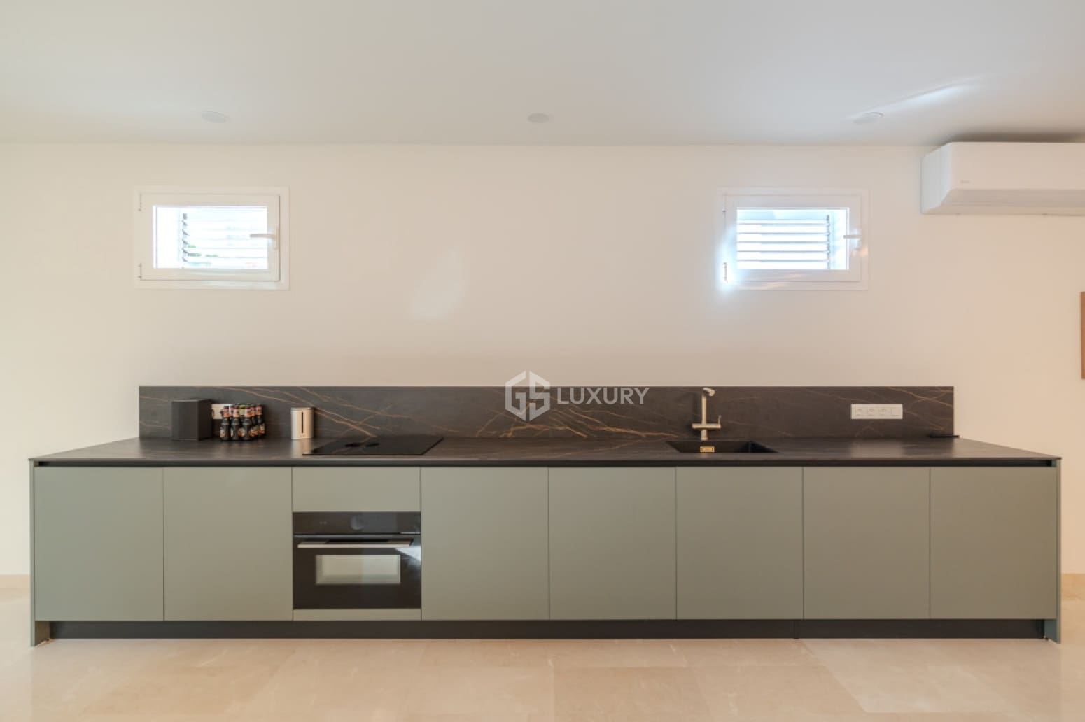 5 chambre Villa/Maison à vendre à Adeje avec piscine garage - 2 100 000 € (Ref: 9790018)