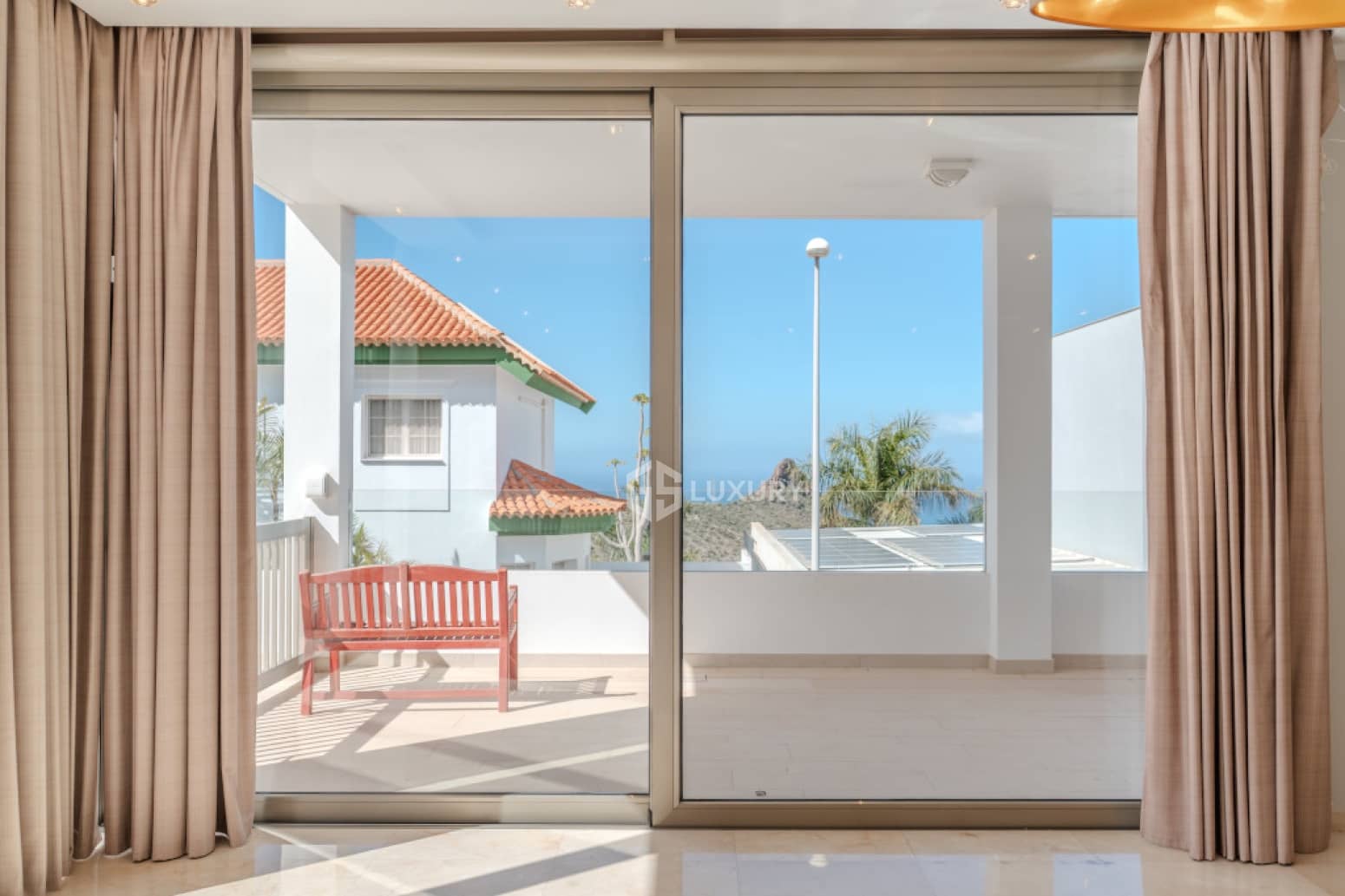 5 chambre Villa/Maison à vendre à Adeje avec piscine garage - 2 100 000 € (Ref: 9790018)