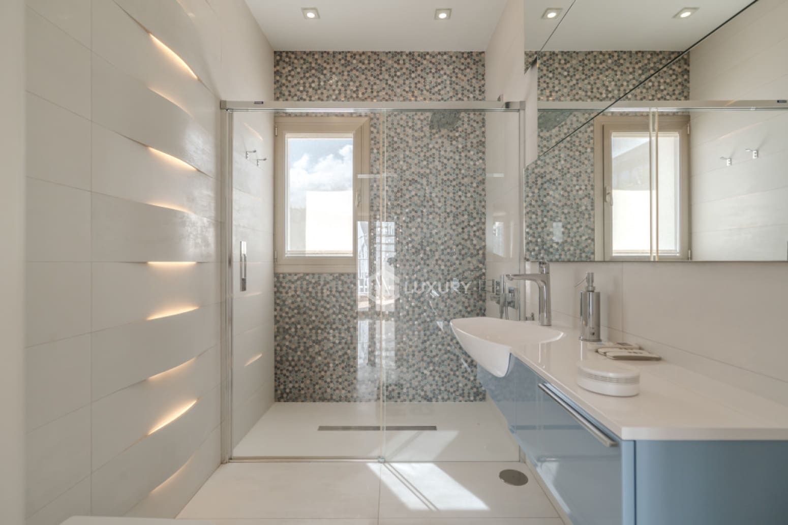 5 chambre Villa/Maison à vendre à Adeje avec piscine garage - 2 100 000 € (Ref: 9790018)