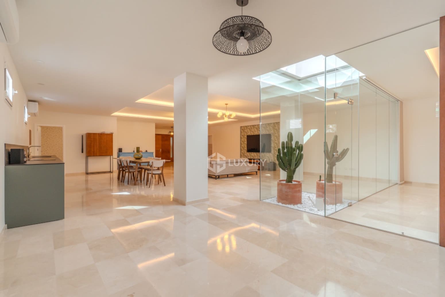 5 chambre Villa/Maison à vendre à Adeje avec piscine garage - 2 100 000 € (Ref: 9790018)