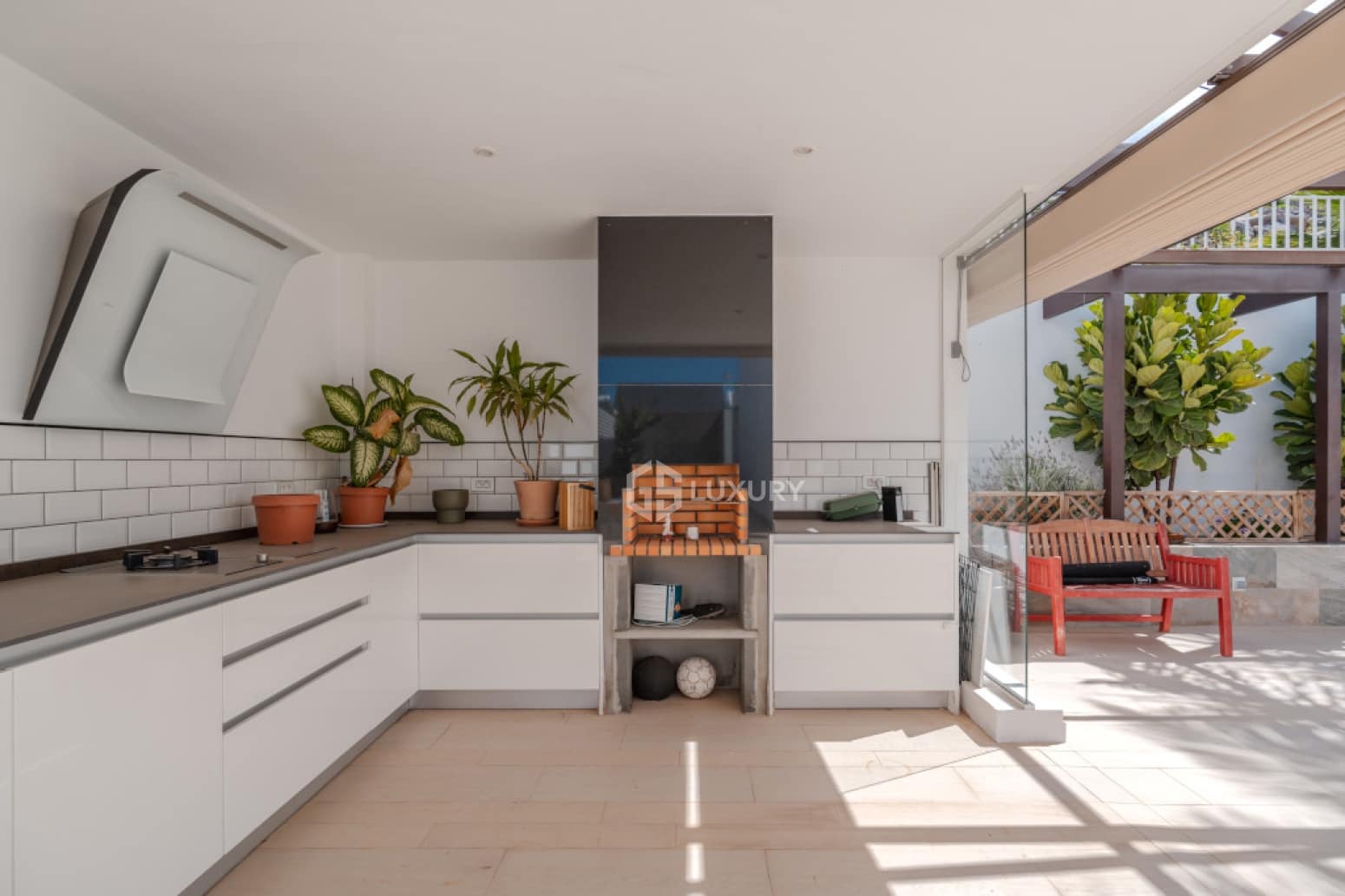 5 chambre Villa/Maison à vendre à Adeje avec piscine garage - 2 100 000 € (Ref: 9790018)