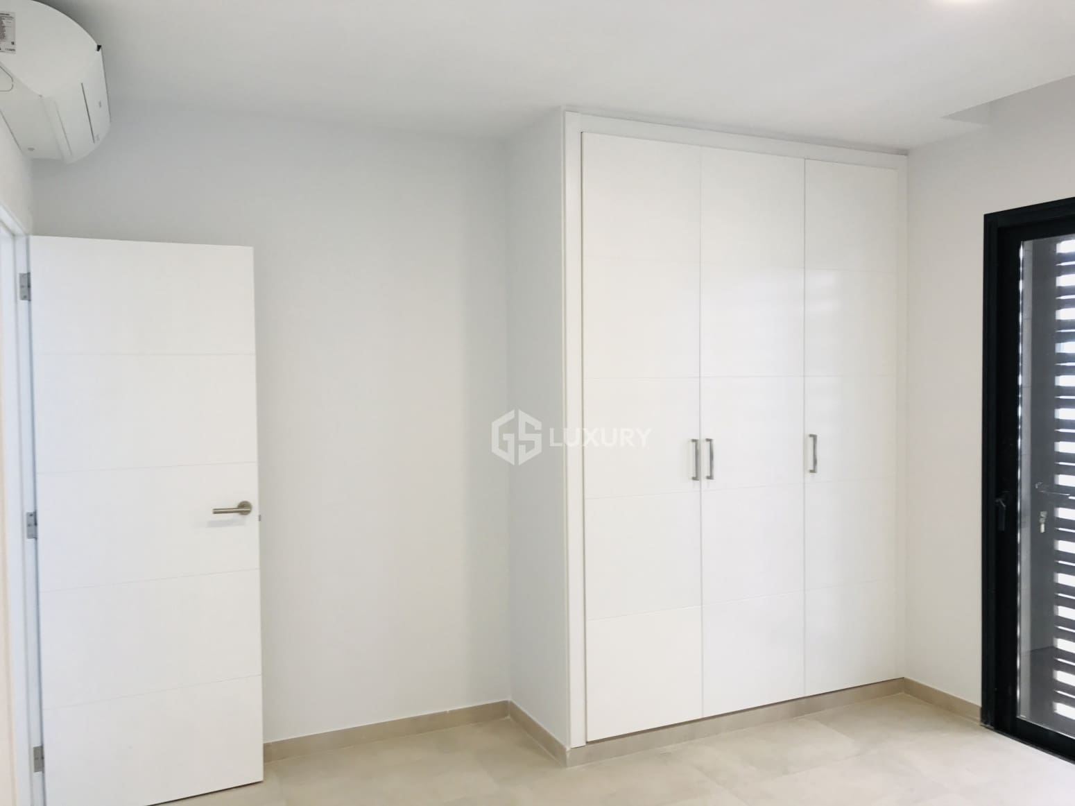 4 bedroom Villa for rent in Adeje with garage - € 7,500 (Ref: 9793746)