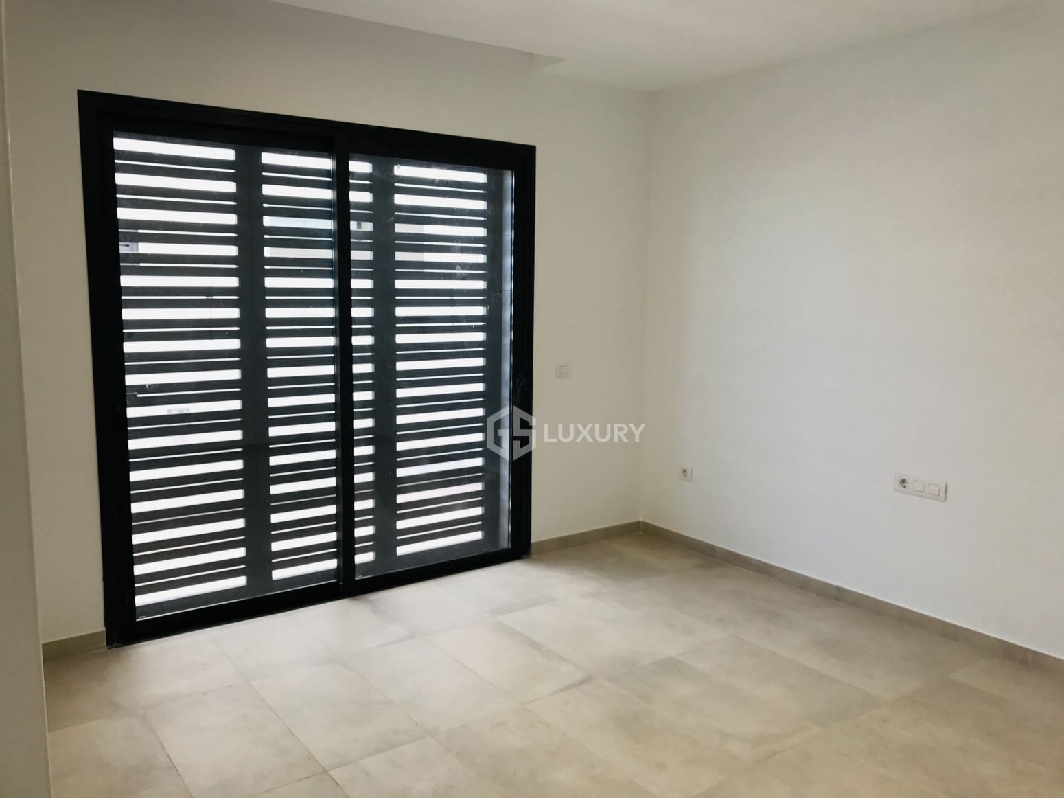 4 bedroom Villa for rent in Adeje with garage - € 7,500 (Ref: 9793746)