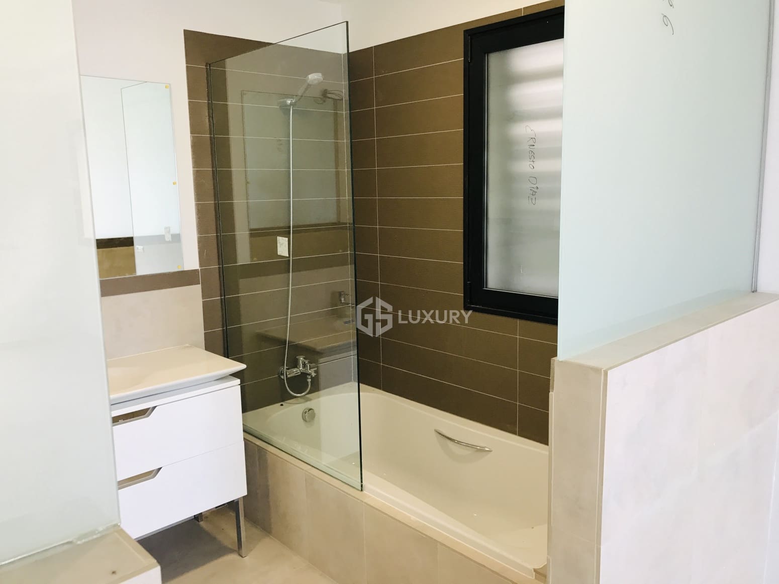 4 bedroom Villa for rent in Adeje with garage - € 7,500 (Ref: 9793746)