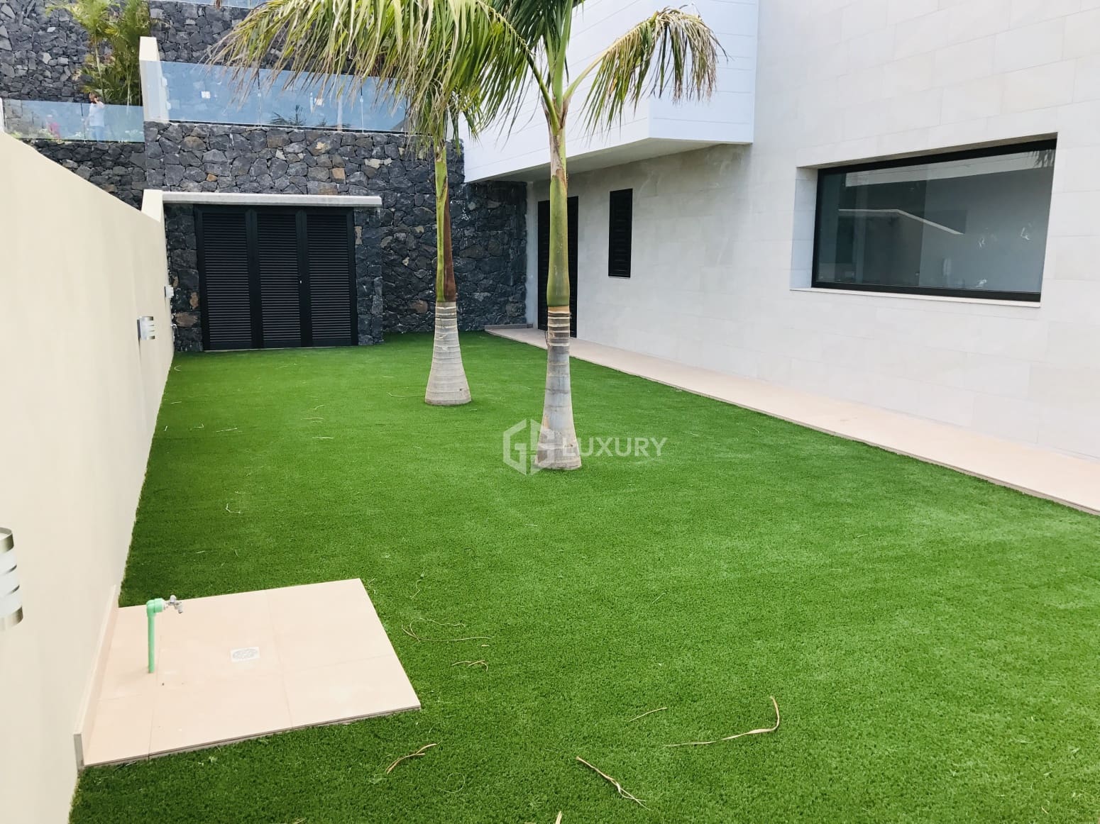 4 bedroom Villa for rent in Adeje with garage - € 7,500 (Ref: 9793746)