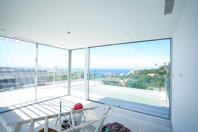 4 quarto Moradia para venda em San Eugenio Bajo, Adeje com garagem - 2 500 000 € (Ref: 9805307)