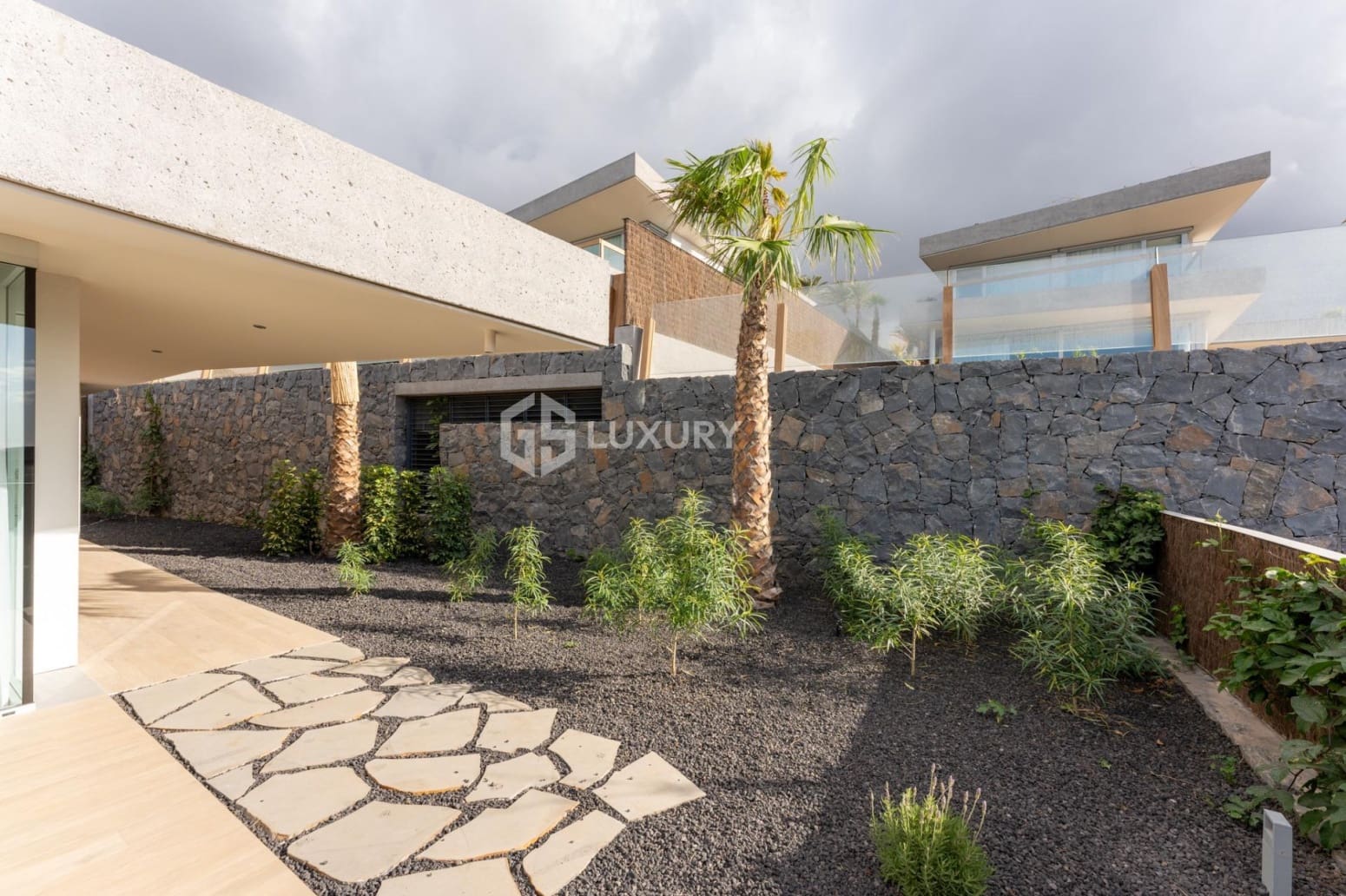 3 slaapkamer Villa te koop in Guia de Isora met garage - € 2.300.000 (Ref: 9805308)