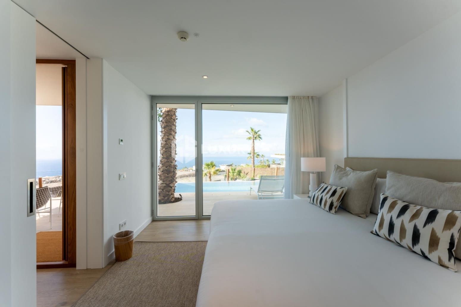 3 slaapkamer Villa te koop in Guia de Isora met garage - € 2.300.000 (Ref: 9805308)