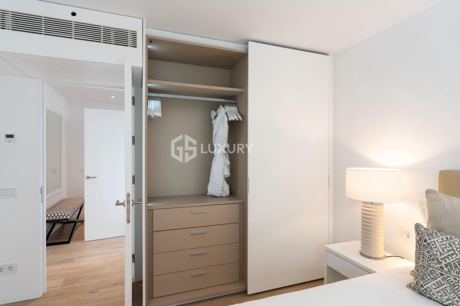 3 slaapkamer Villa te koop in Guia de Isora met garage - € 2.300.000 (Ref: 9805308)