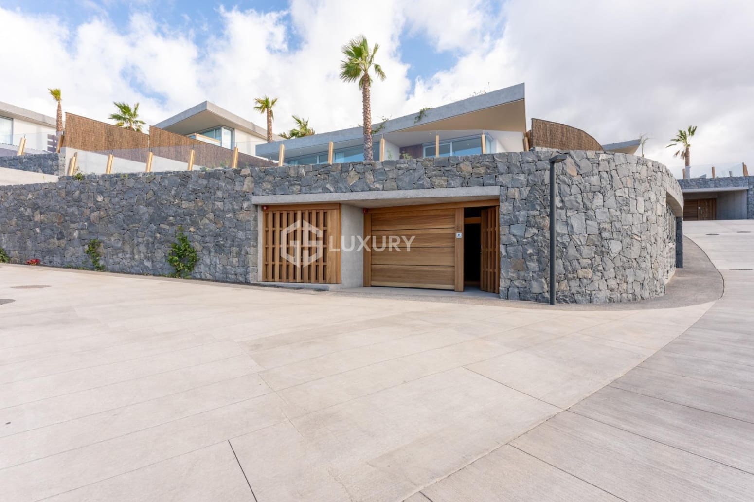 3 slaapkamer Villa te koop in Guia de Isora met garage - € 2.300.000 (Ref: 9805308)