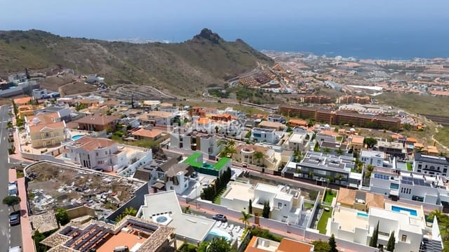 Tomt till salu i Torviscas Centro y Alto, Adeje - 799 000 € (Ref: 9805316)