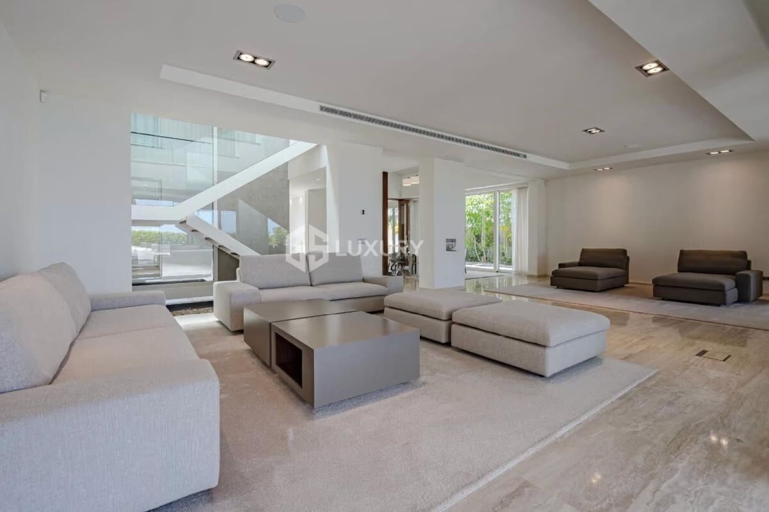 4 bedroom Villa for sale in Adeje with garage - € 3,700,000 (Ref: 9805643)