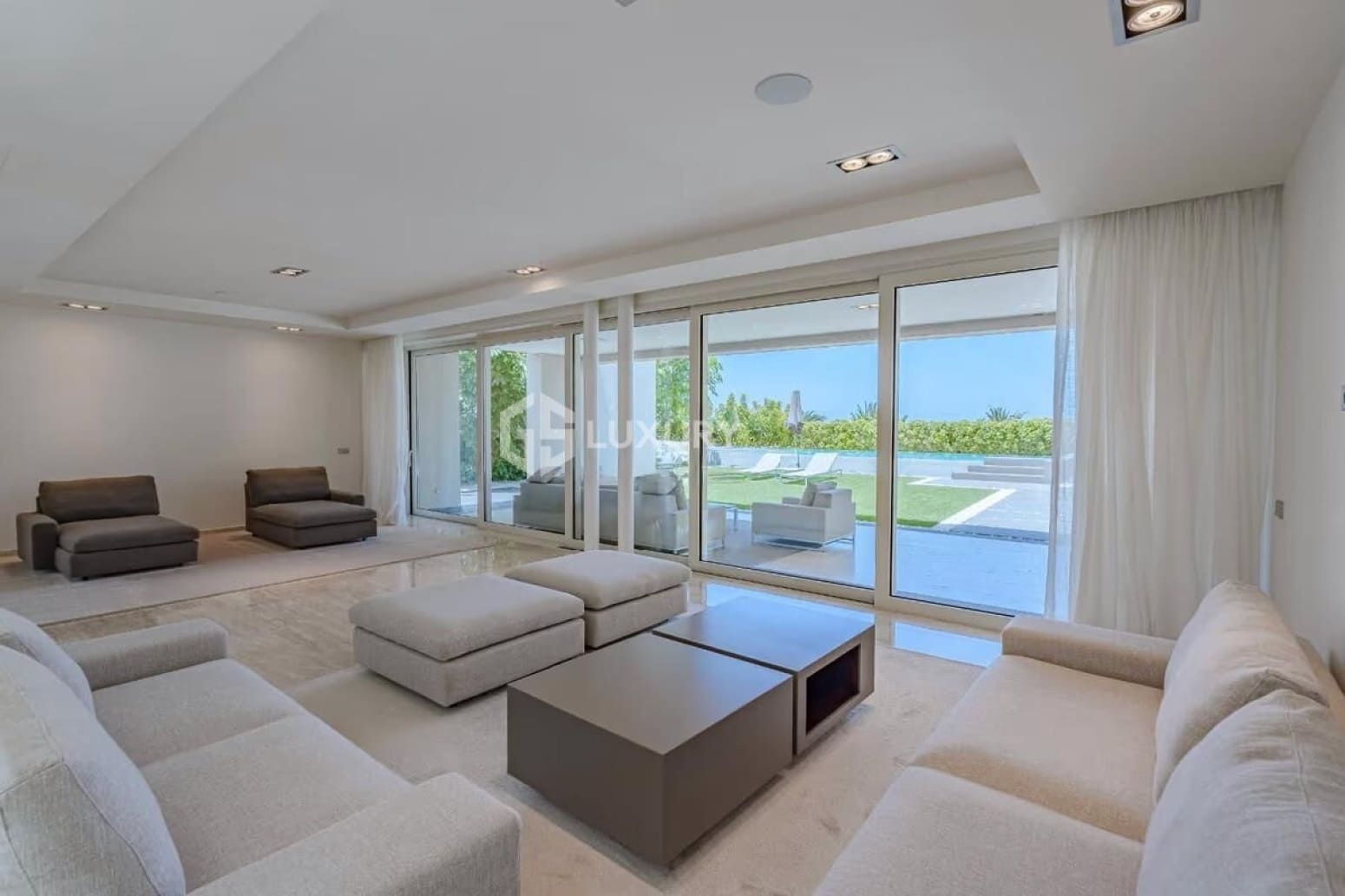 4 bedroom Villa for sale in Adeje with garage - € 3,700,000 (Ref: 9805643)