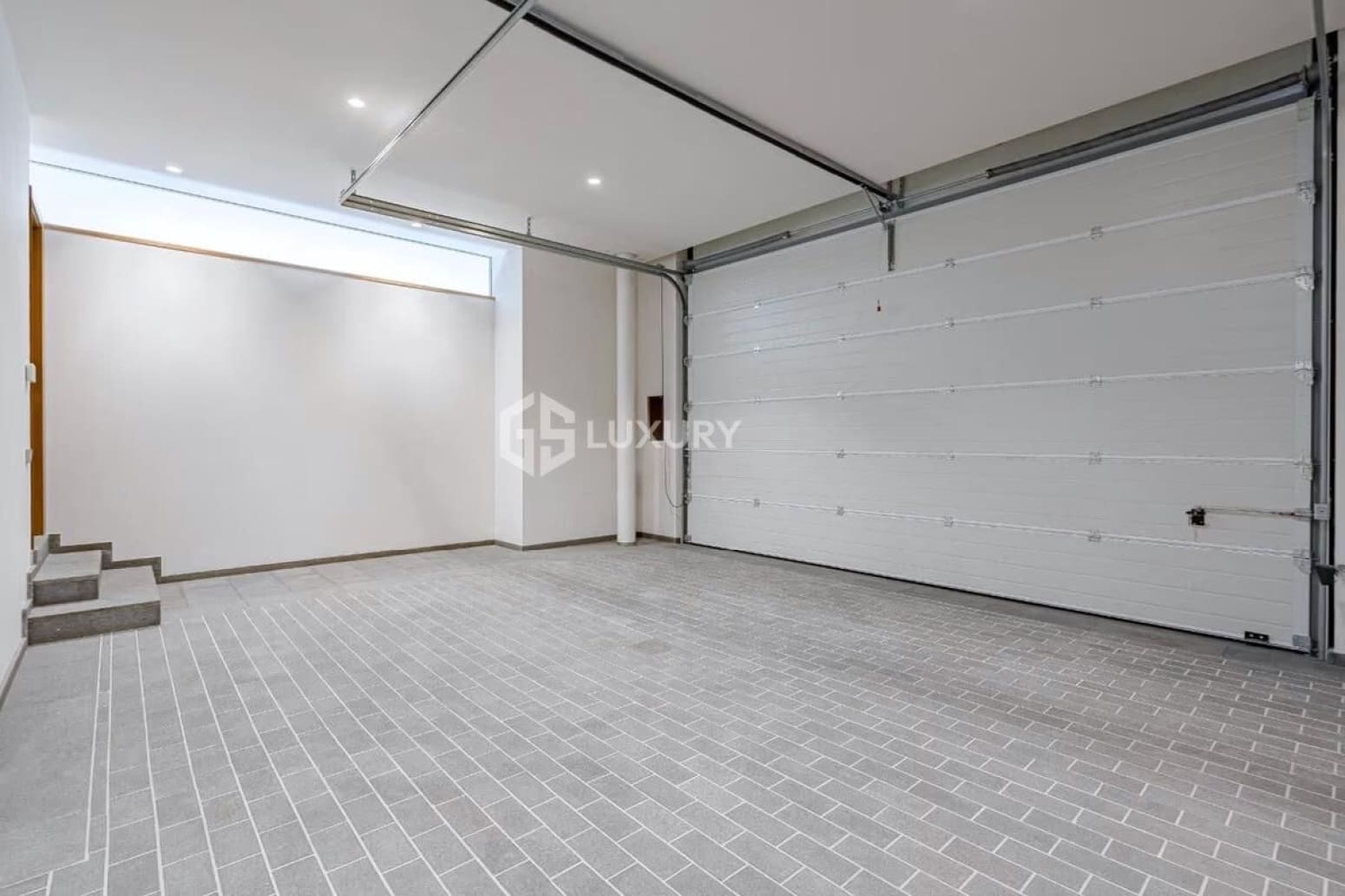 4 bedroom Villa for sale in Adeje with garage - € 3,700,000 (Ref: 9805643)