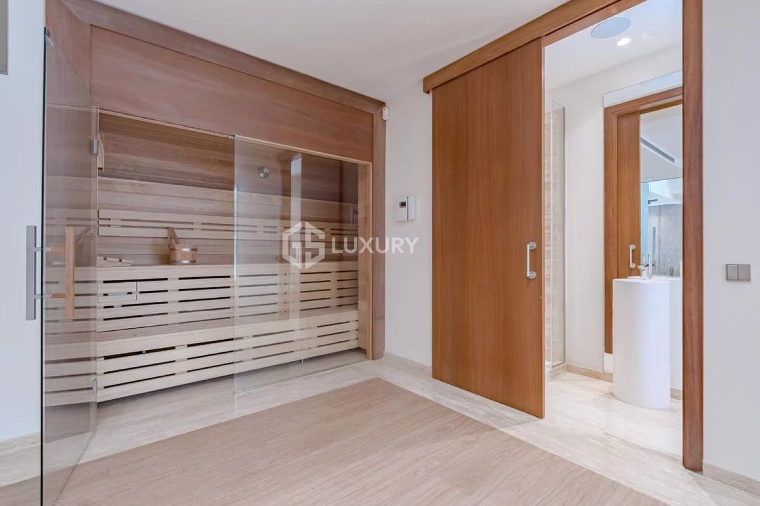 4 bedroom Villa for sale in Adeje with garage - € 3,700,000 (Ref: 9805643)