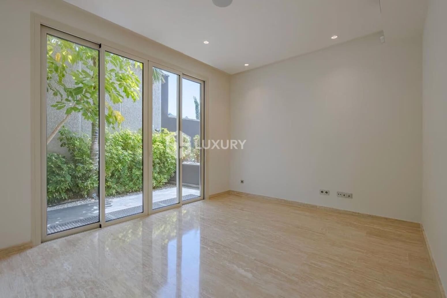 4 bedroom Villa for sale in Adeje with garage - € 3,700,000 (Ref: 9805643)