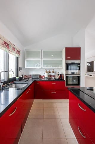 4 bedroom Villa for sale in San Miguel de Abona with garage - € 1,100,000 (Ref: 9805645)