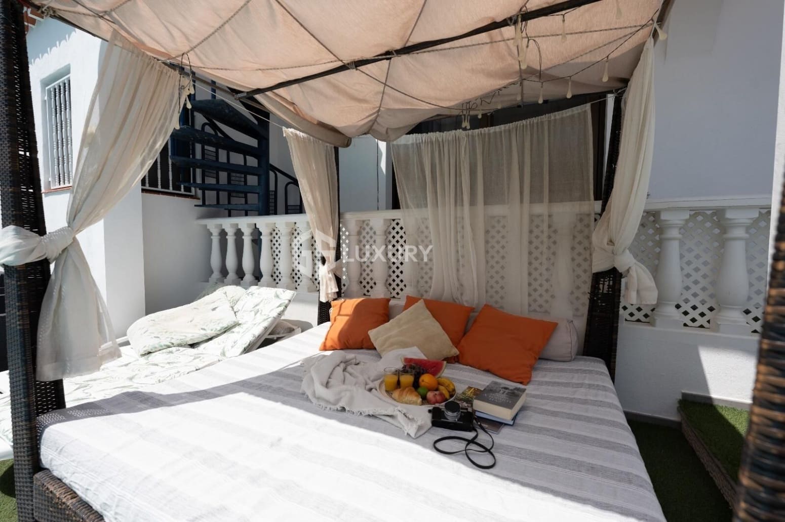 4 slaapkamer Villa te koop in San Miguel de Abona met garage - € 1.100.000 (Ref: 9805645)