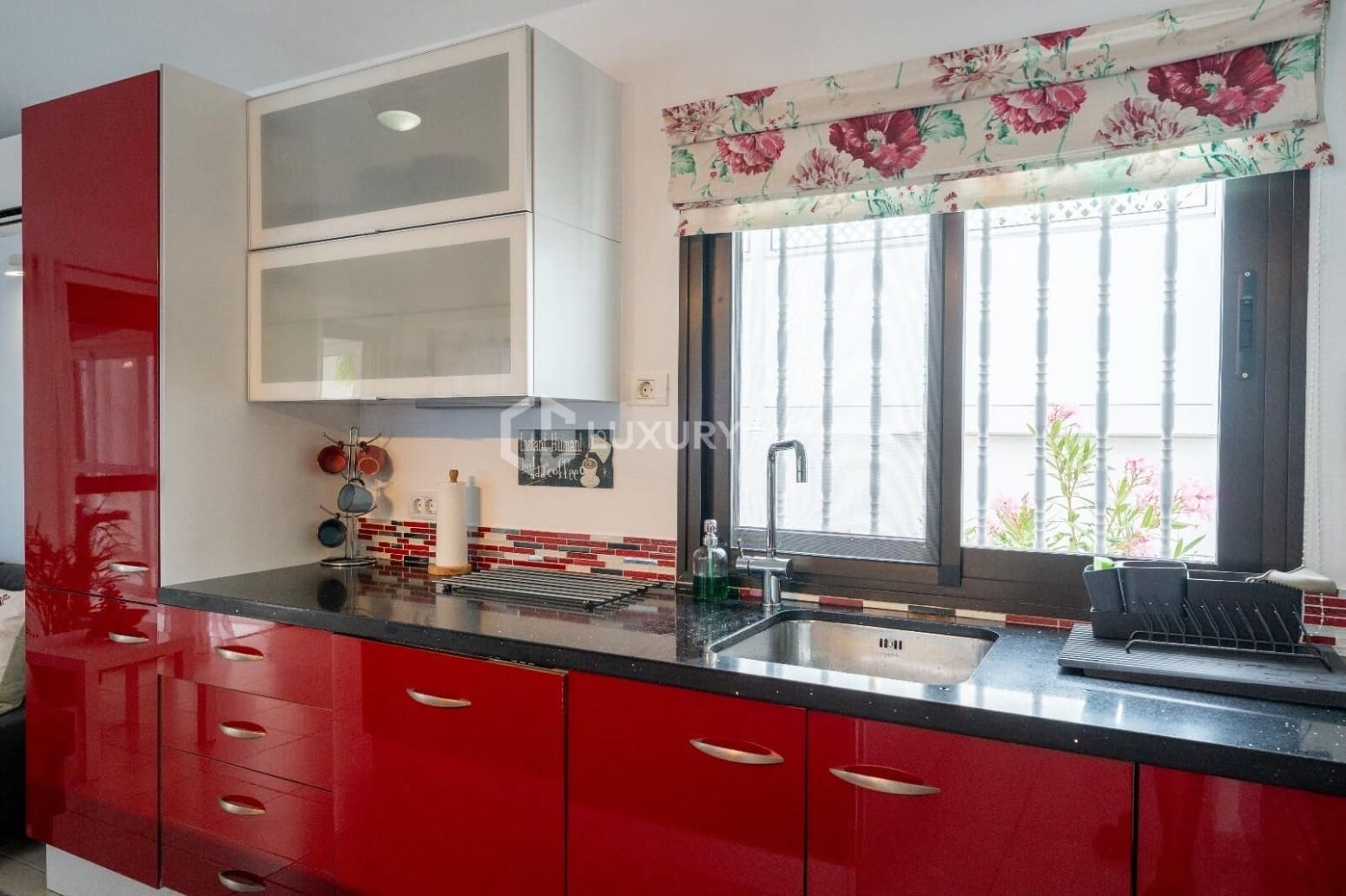 4 slaapkamer Villa te koop in San Miguel de Abona met garage - € 1.100.000 (Ref: 9805645)