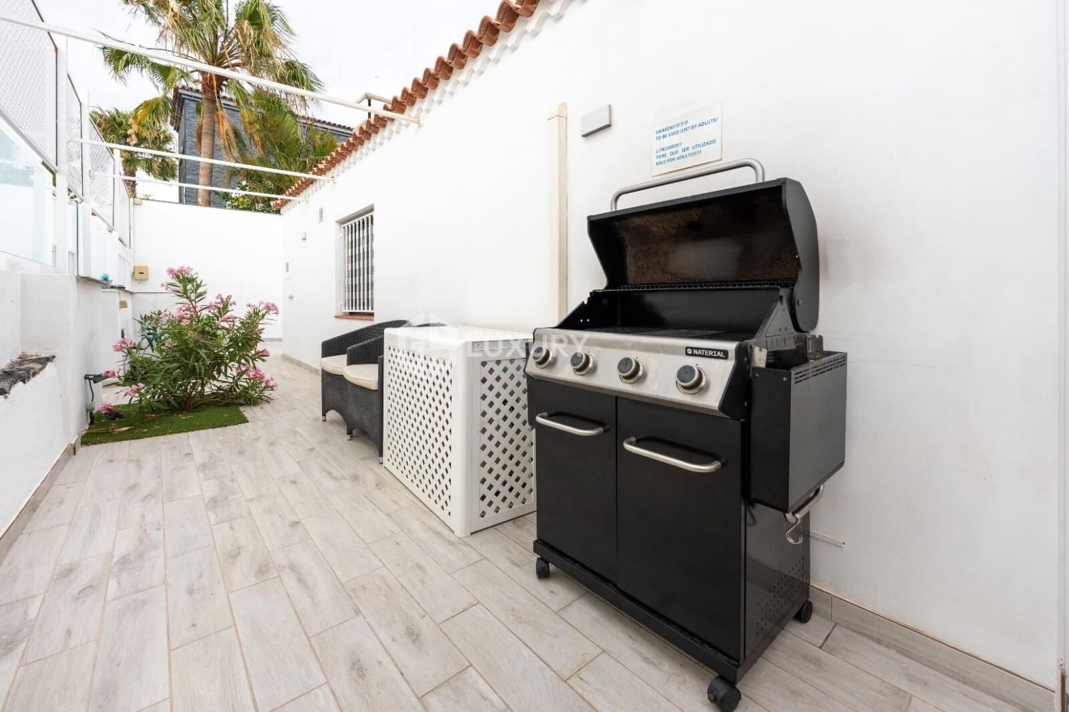 4 slaapkamer Villa te koop in San Miguel de Abona met garage - € 1.100.000 (Ref: 9805645)