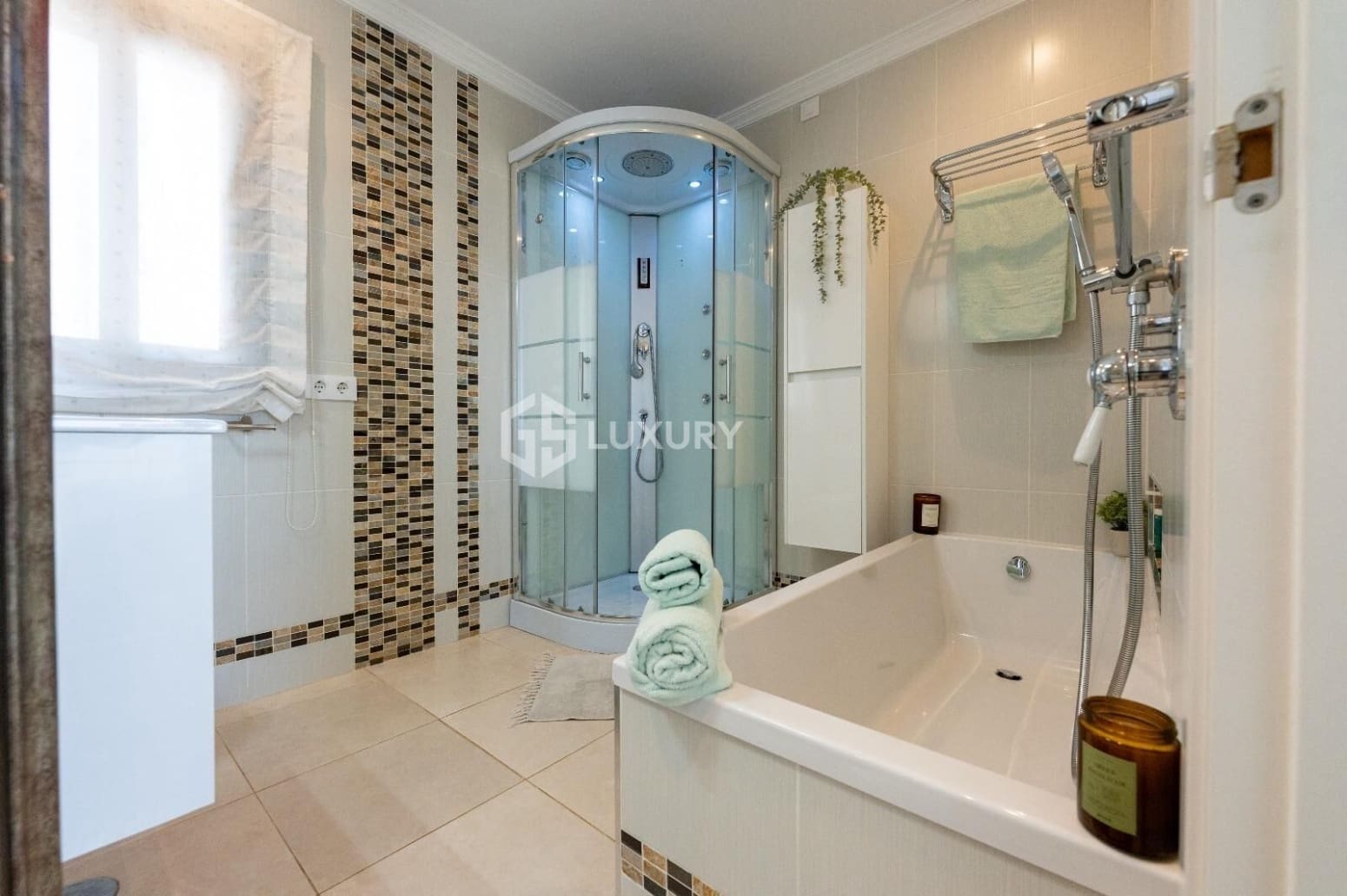 4 slaapkamer Villa te koop in San Miguel de Abona met garage - € 1.100.000 (Ref: 9805645)