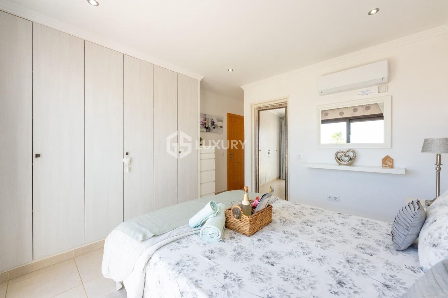 4 slaapkamer Villa te koop in San Miguel de Abona met garage - € 1.100.000 (Ref: 9805645)