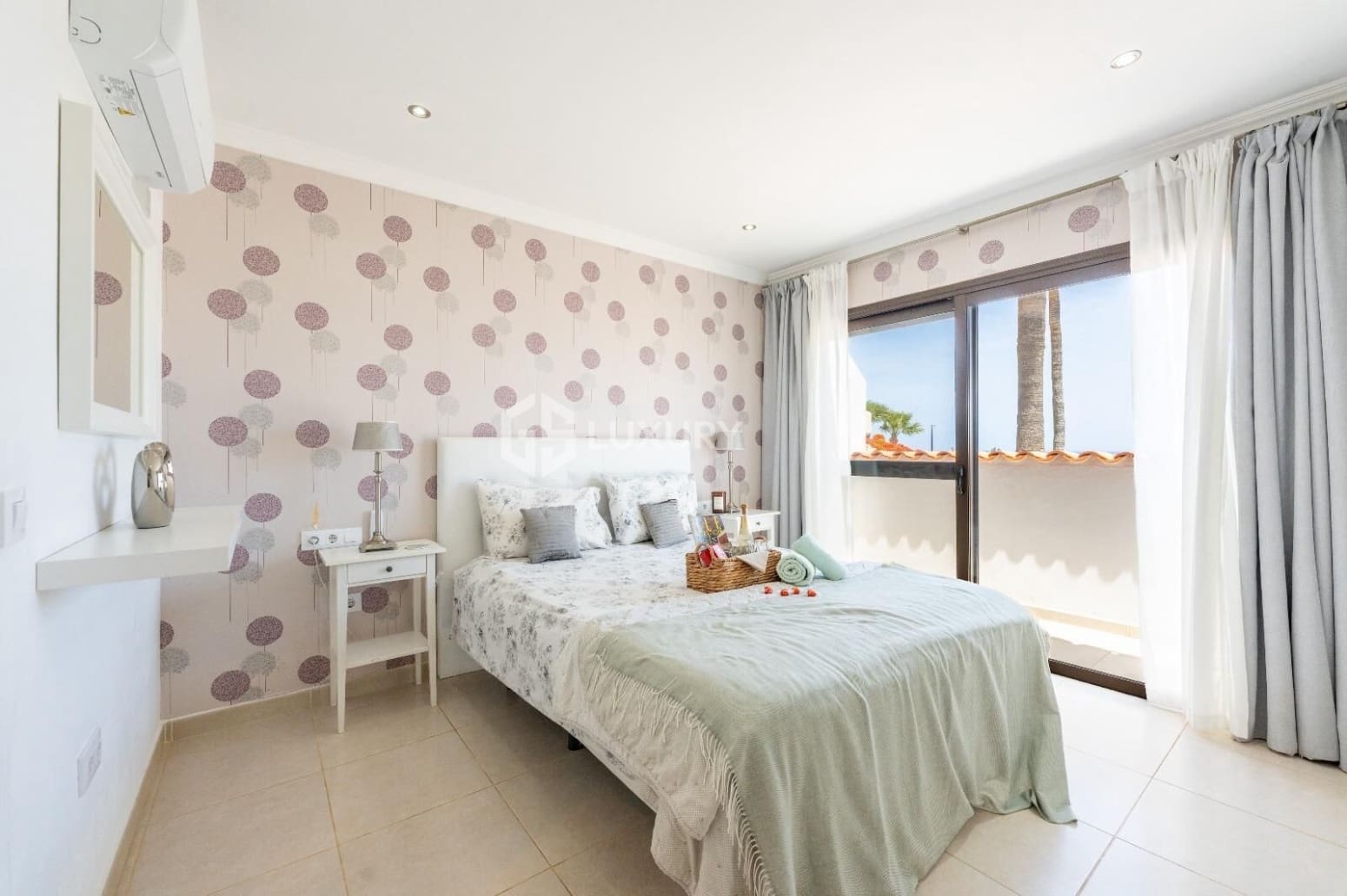 4 slaapkamer Villa te koop in San Miguel de Abona met garage - € 1.100.000 (Ref: 9805645)