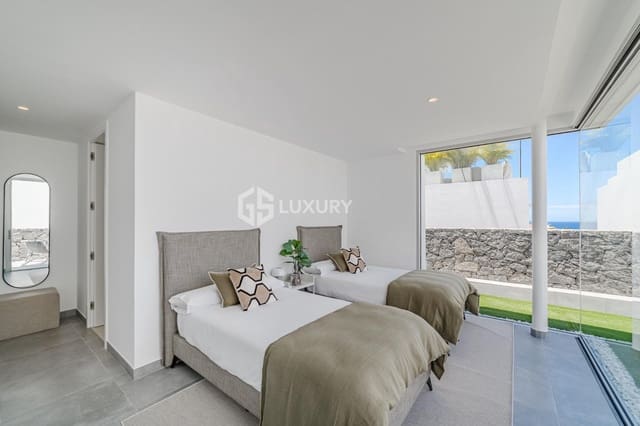 4 makuuhuone Huvila myytävänä paikassa Callao Salvaje - Playa Paraíso, Adeje mukana 
autotalli - 1 680 000 € (Ref: 9805646)