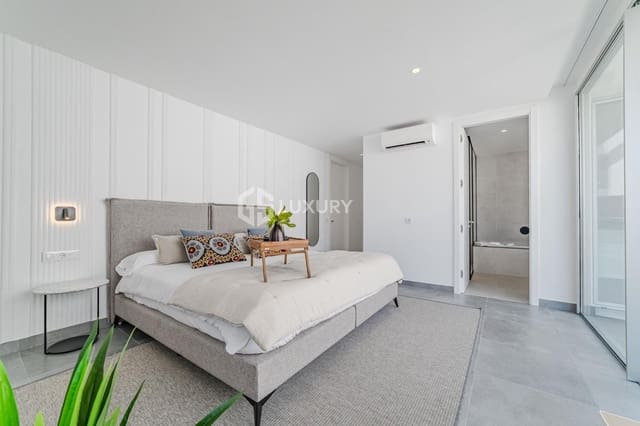 4 makuuhuone Huvila myytävänä paikassa Callao Salvaje - Playa Paraíso, Adeje mukana 
autotalli - 1 680 000 € (Ref: 9805646)