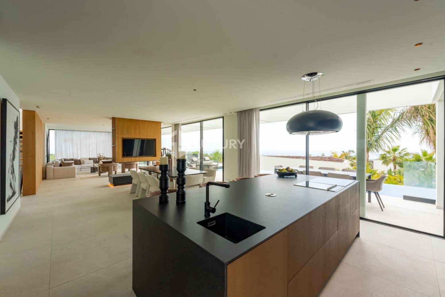 4 slaapkamer Villa te koop in Guia de Isora met garage - € 4.290.000 (Ref: 9808940)