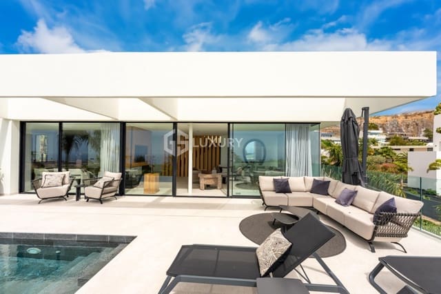 4 slaapkamer Villa te koop in Guía de Isora met garage - € 4.290.000 (Ref: 9808940)