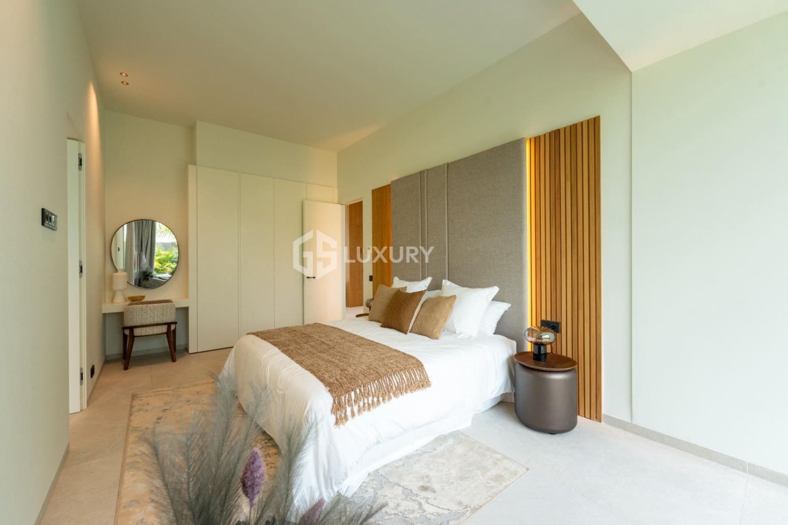 4 slaapkamer Villa te koop in Guia de Isora met garage - € 4.290.000 (Ref: 9808940)