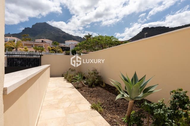 3 Zimmer Villa zu verkaufen in Playa de Fañabé Alto, Adeje mit Garage - 1.600.000 € (Ref: 9808941)
