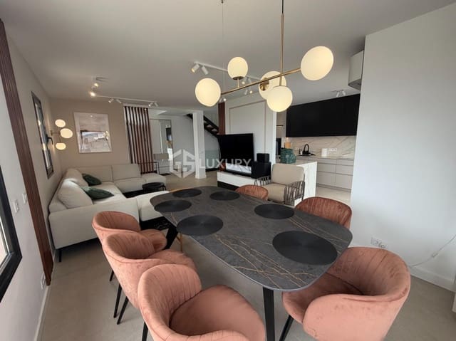 4 sypialnia Willa na sprzedaż w Candelaria z garażem - 990 000 € (Ref: 9809671)