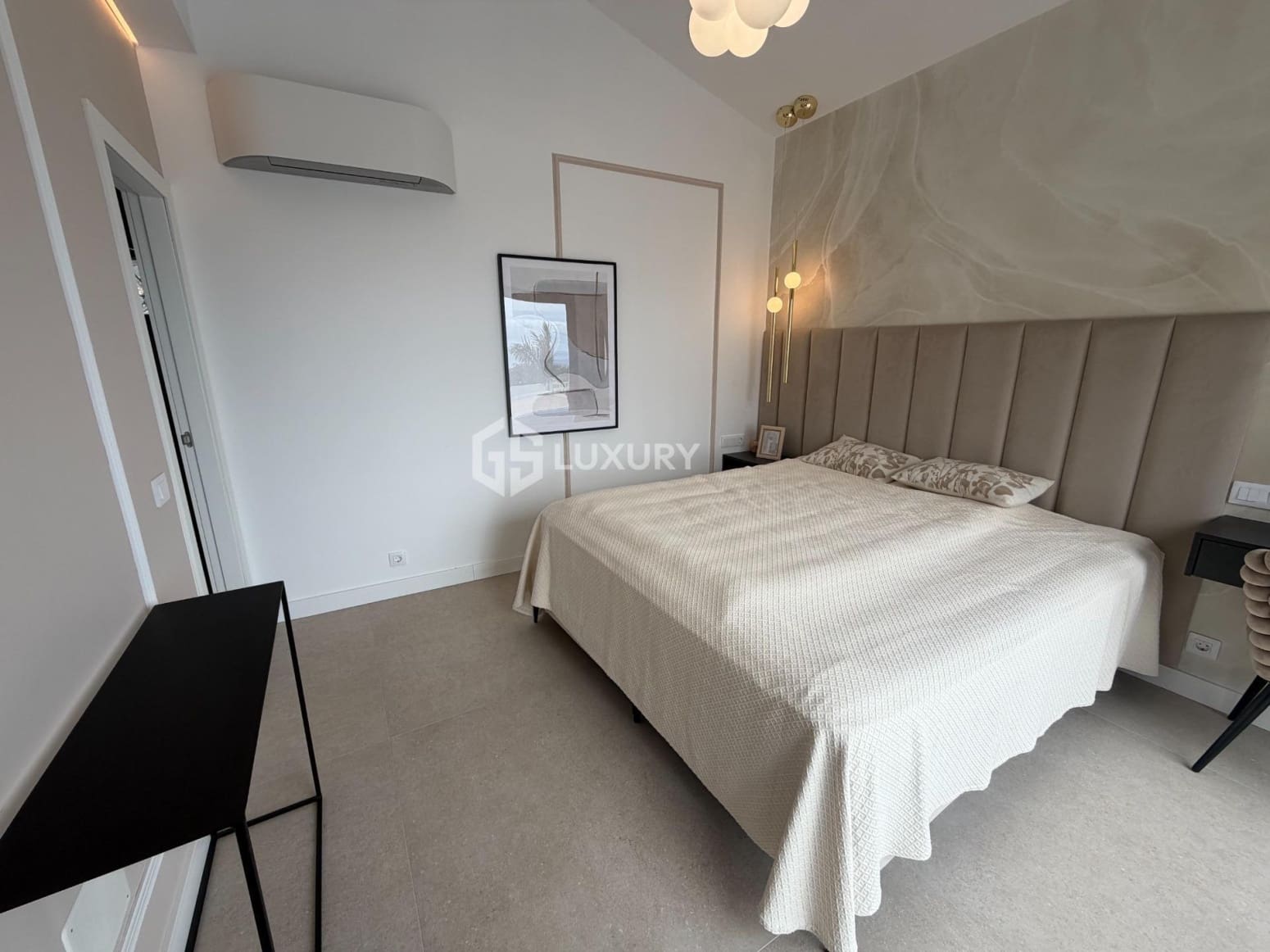 4 sypialnia Willa na sprzedaż w Candelaria z garażem - 990 000 € (Ref: 9809671)