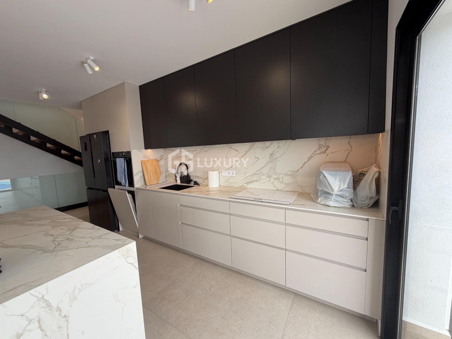 4 sypialnia Willa na sprzedaż w Candelaria z garażem - 990 000 € (Ref: 9809671)