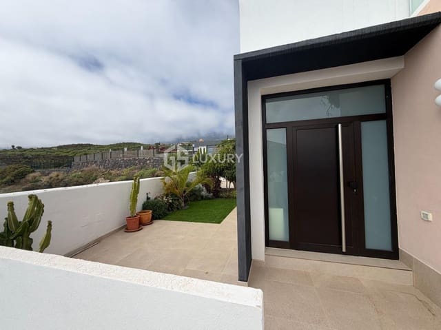 4 soveværelse Villa til salg i Candelaria med garage - € 990.000 (Ref: 9809671)