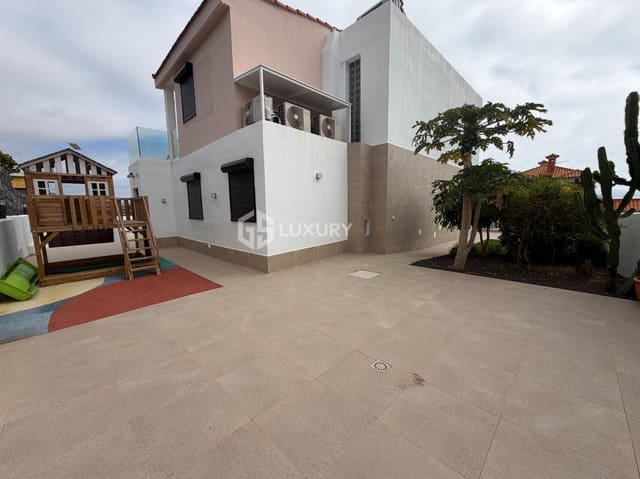 4 soveværelse Villa til salg i Candelaria med garage - € 990.000 (Ref: 9809671)