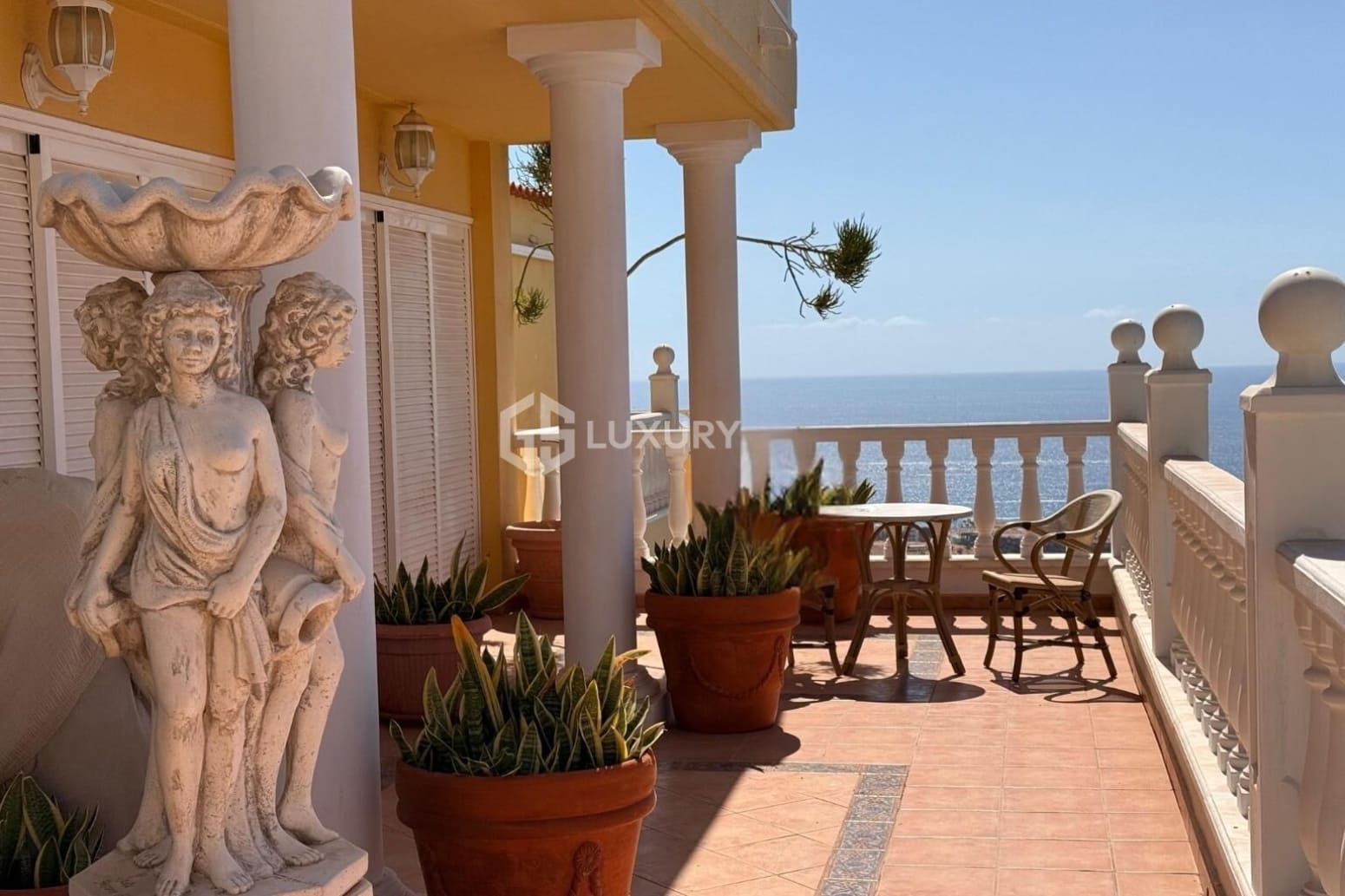 6 slaapkamer Villa te koop in Adeje met garage - € 1.870.000 (Ref: 9809672)