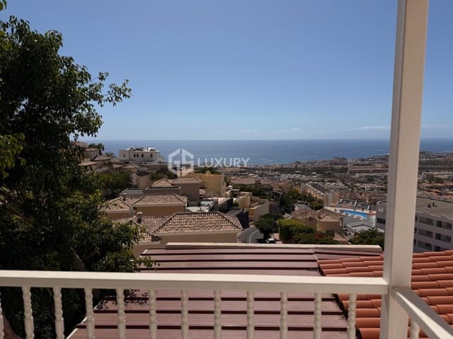 6 chambre Villa/Maison à vendre à Torviscas Centro y Alto, Adeje avec garage - 1 870 000 € (Ref: 9809672)