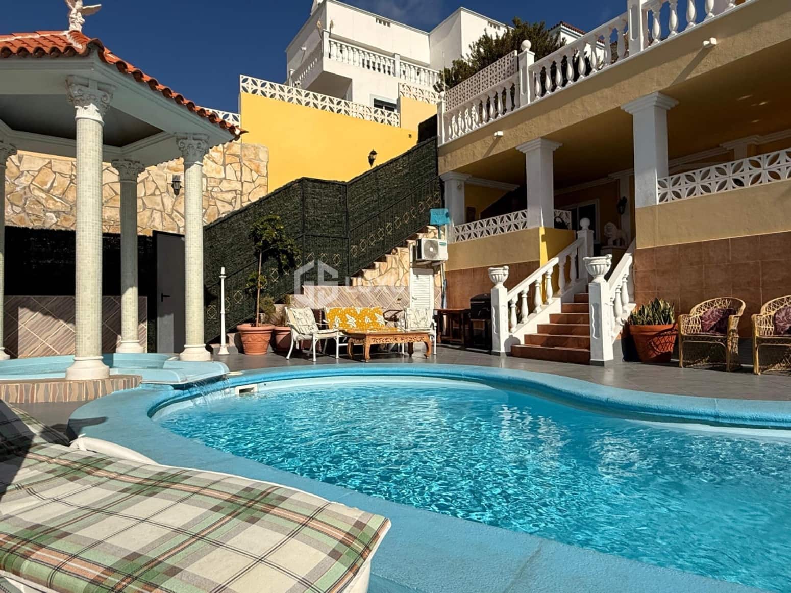 6 slaapkamer Villa te koop in Adeje met garage - € 1.870.000 (Ref: 9809672)